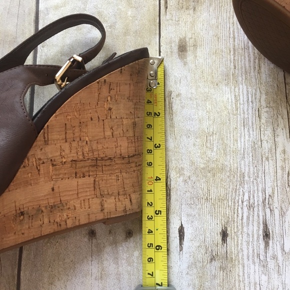 Jessica Simpson Wedge Shoes - Picture 7 of 8